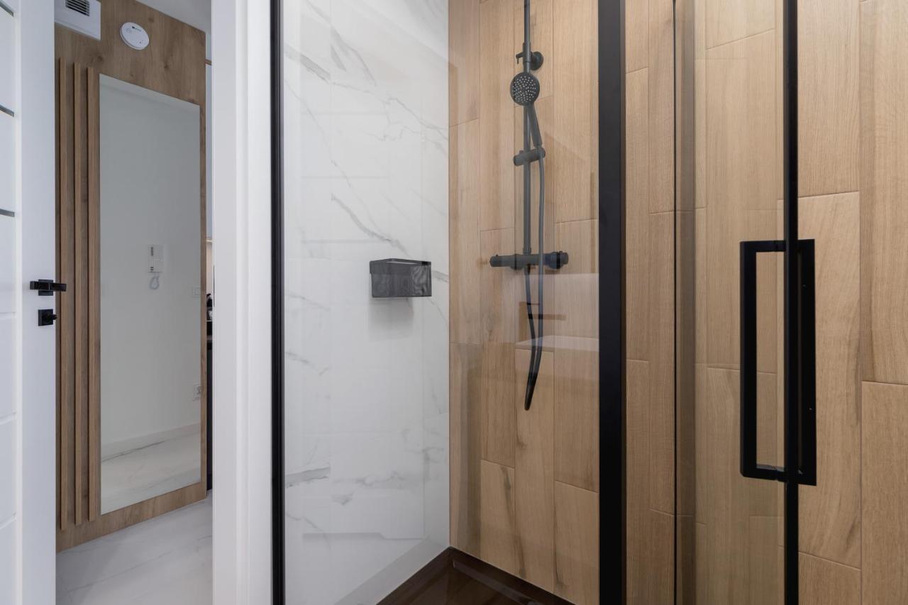 Deluxe Studio Cracow Arianska By Noclegi Renters คราคูฟ ภายนอก รูปภาพ