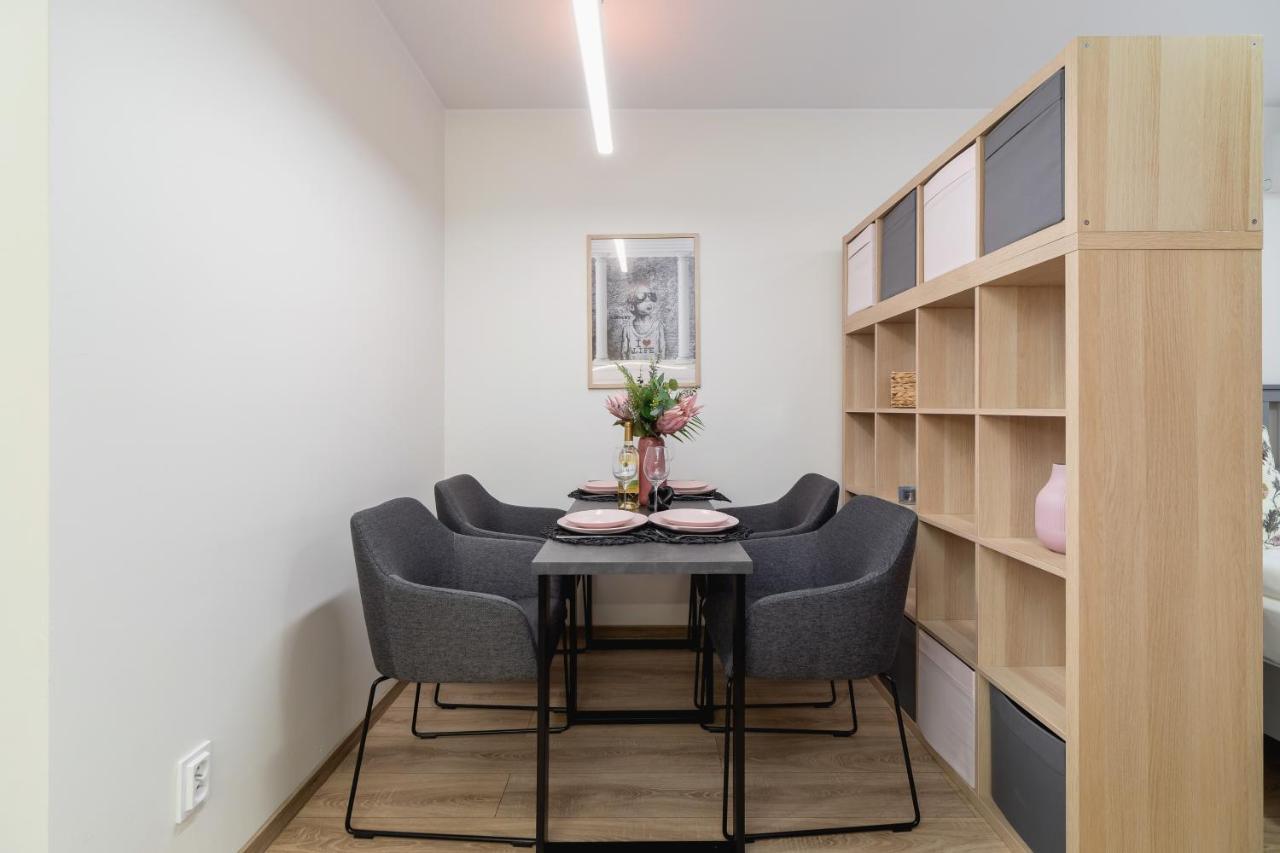 Deluxe Studio Cracow Arianska By Noclegi Renters คราคูฟ ภายนอก รูปภาพ